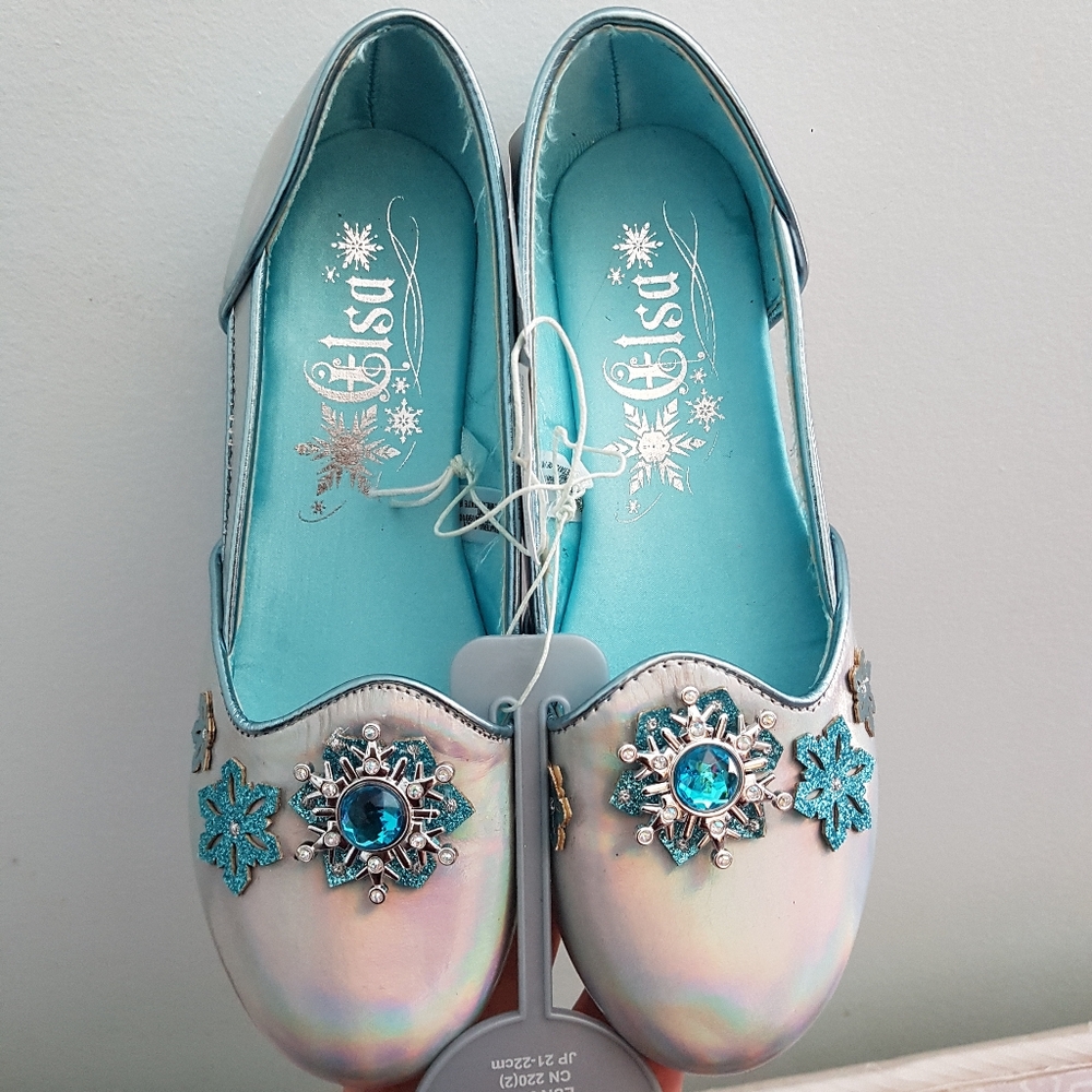 BNWT Disney Frozen Elsa silver Shoes